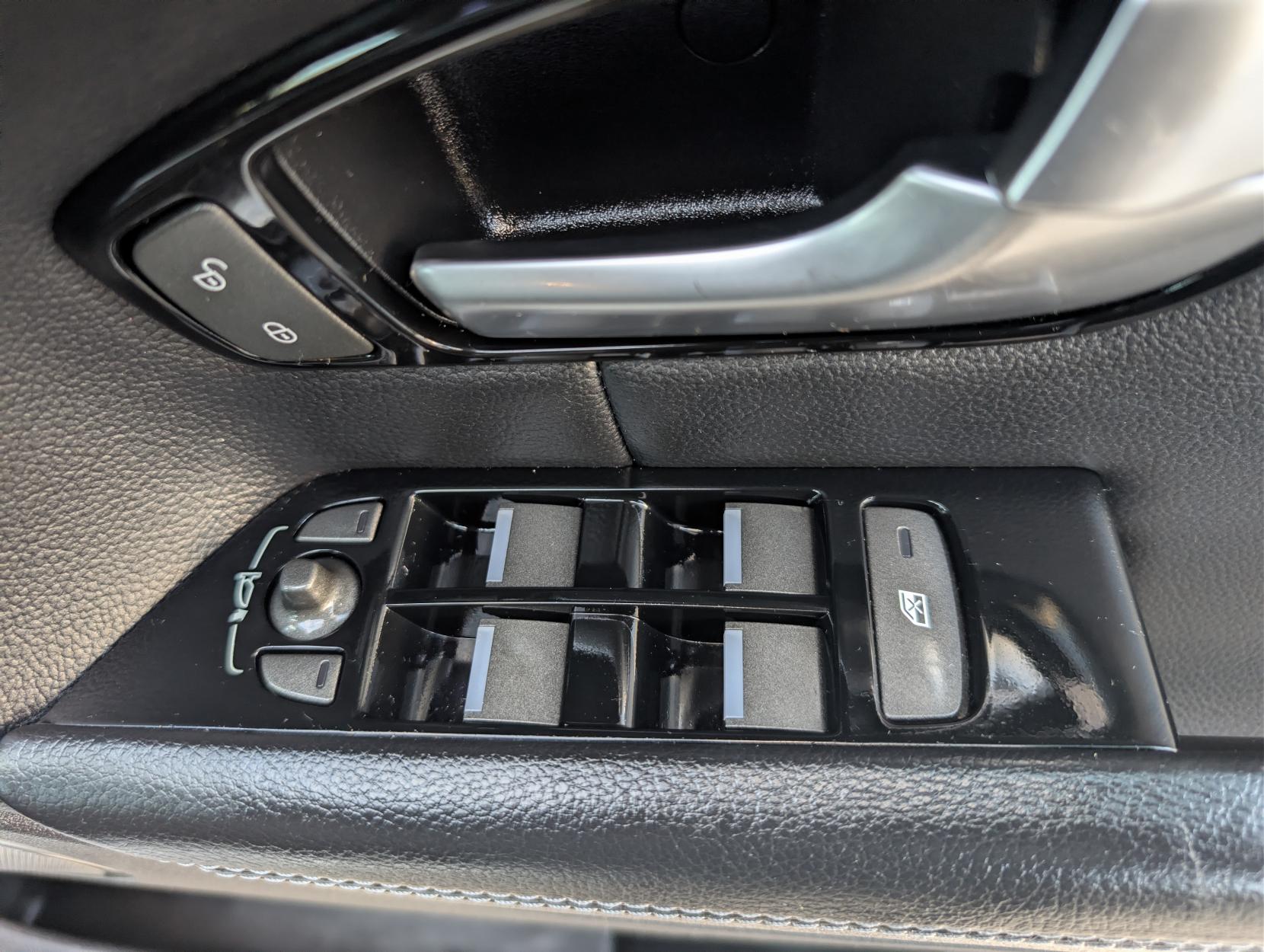 Land Rover Range Rover Evoque 2.0 TD4 SE Tech SUV 5dr Diesel Auto 4WD Euro 6 (s/s) (180 ps)