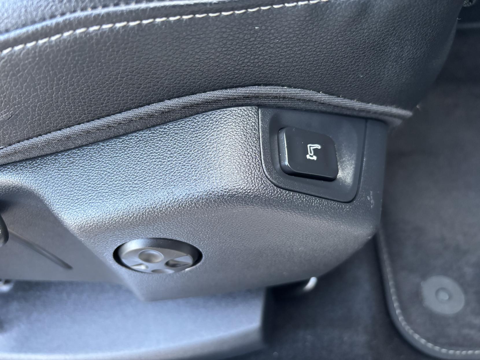 Vauxhall Grandland X 1.2 Turbo GPF Sport Nav SUV 5dr Petrol Manual Euro 6 (s/s) (130 ps)