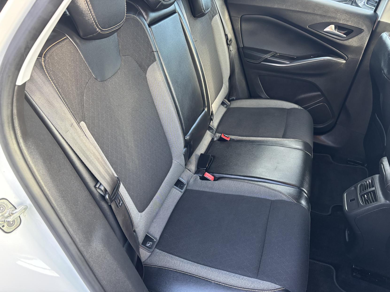 Vauxhall Grandland X 1.2 Turbo GPF Sport Nav SUV 5dr Petrol Manual Euro 6 (s/s) (130 ps)