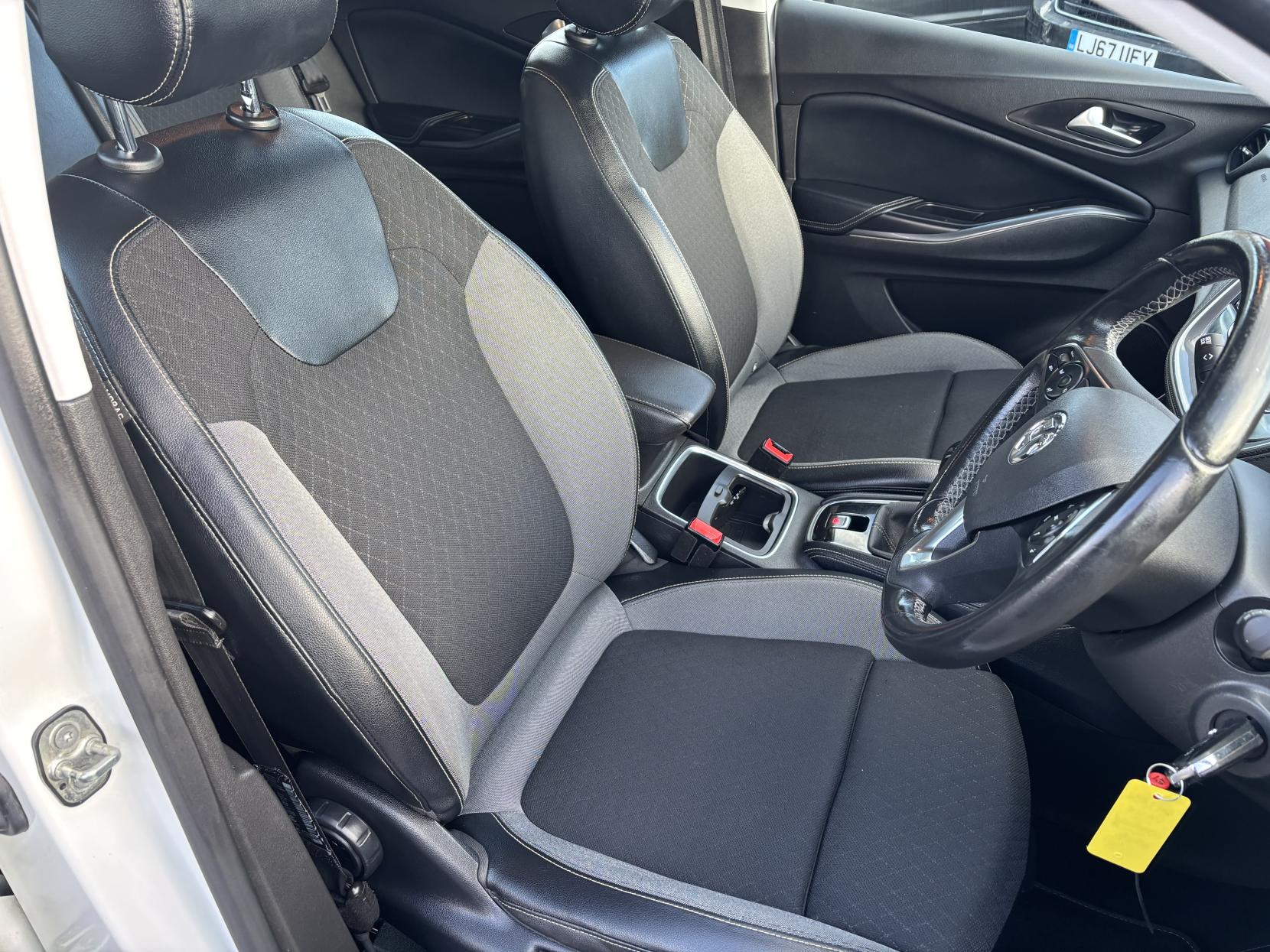 Vauxhall Grandland X 1.2 Turbo GPF Sport Nav SUV 5dr Petrol Manual Euro 6 (s/s) (130 ps)