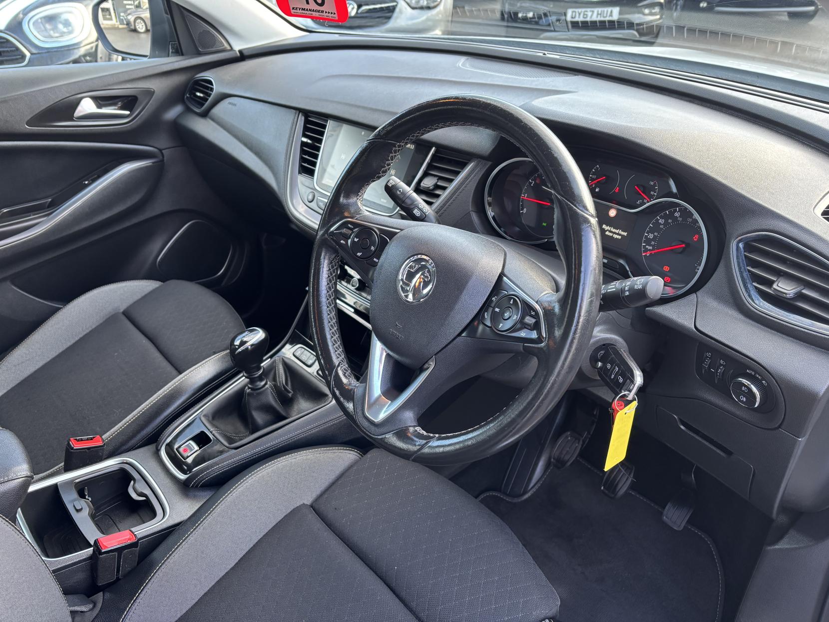 Vauxhall Grandland X 1.2 Turbo GPF Sport Nav SUV 5dr Petrol Manual Euro 6 (s/s) (130 ps)