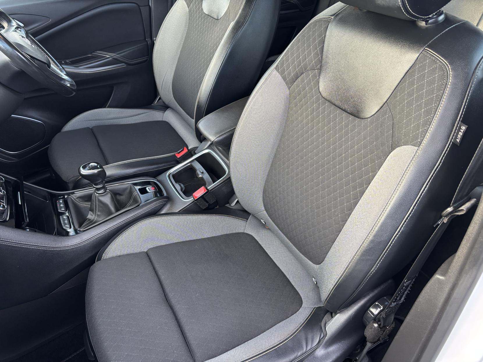 Vauxhall Grandland X 1.2 Turbo GPF Sport Nav SUV 5dr Petrol Manual Euro 6 (s/s) (130 ps)