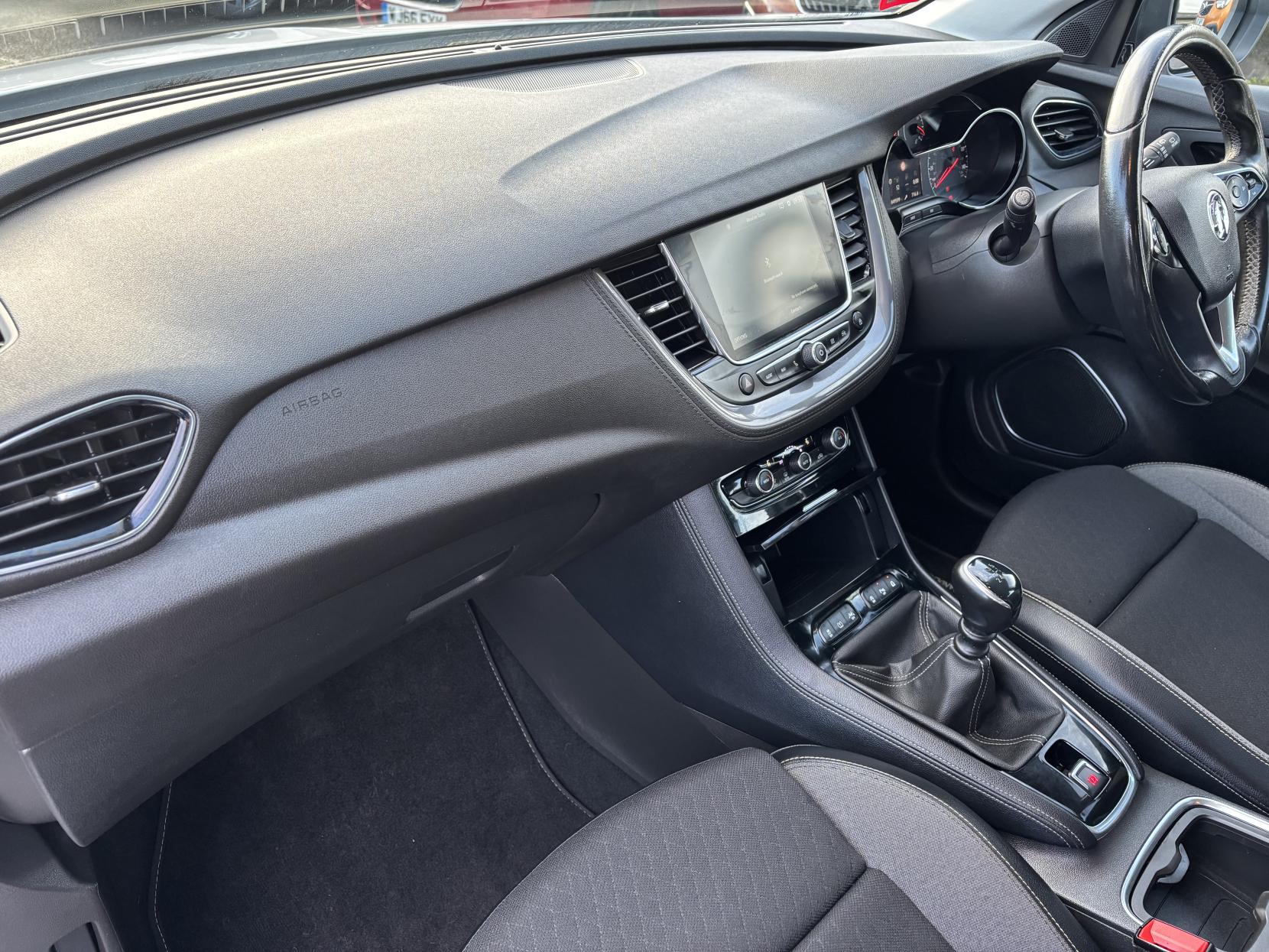 Vauxhall Grandland X 1.2 Turbo GPF Sport Nav SUV 5dr Petrol Manual Euro 6 (s/s) (130 ps)