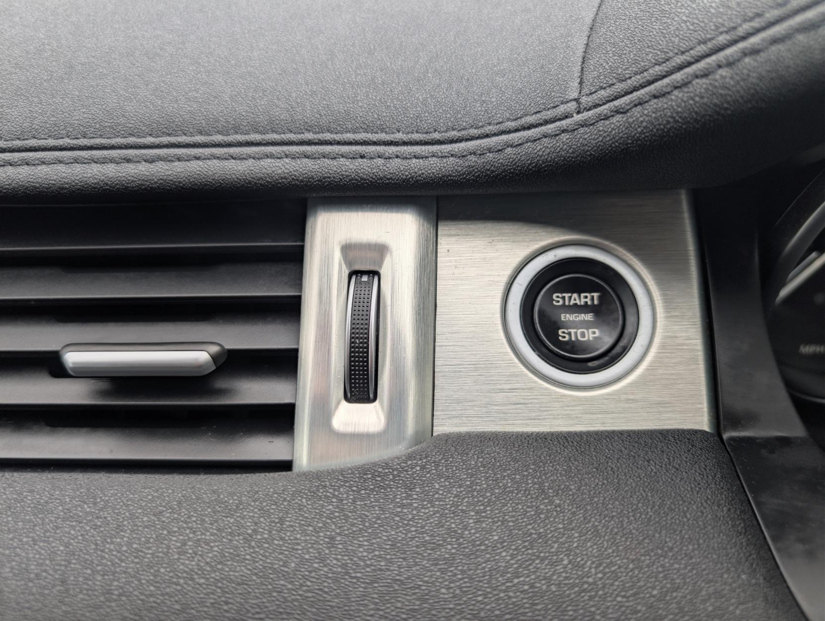 Land Rover Range Rover Evoque 2.0 eD4 SE SUV 5dr Diesel Manual FWD Euro 6 (s/s) (150 ps)