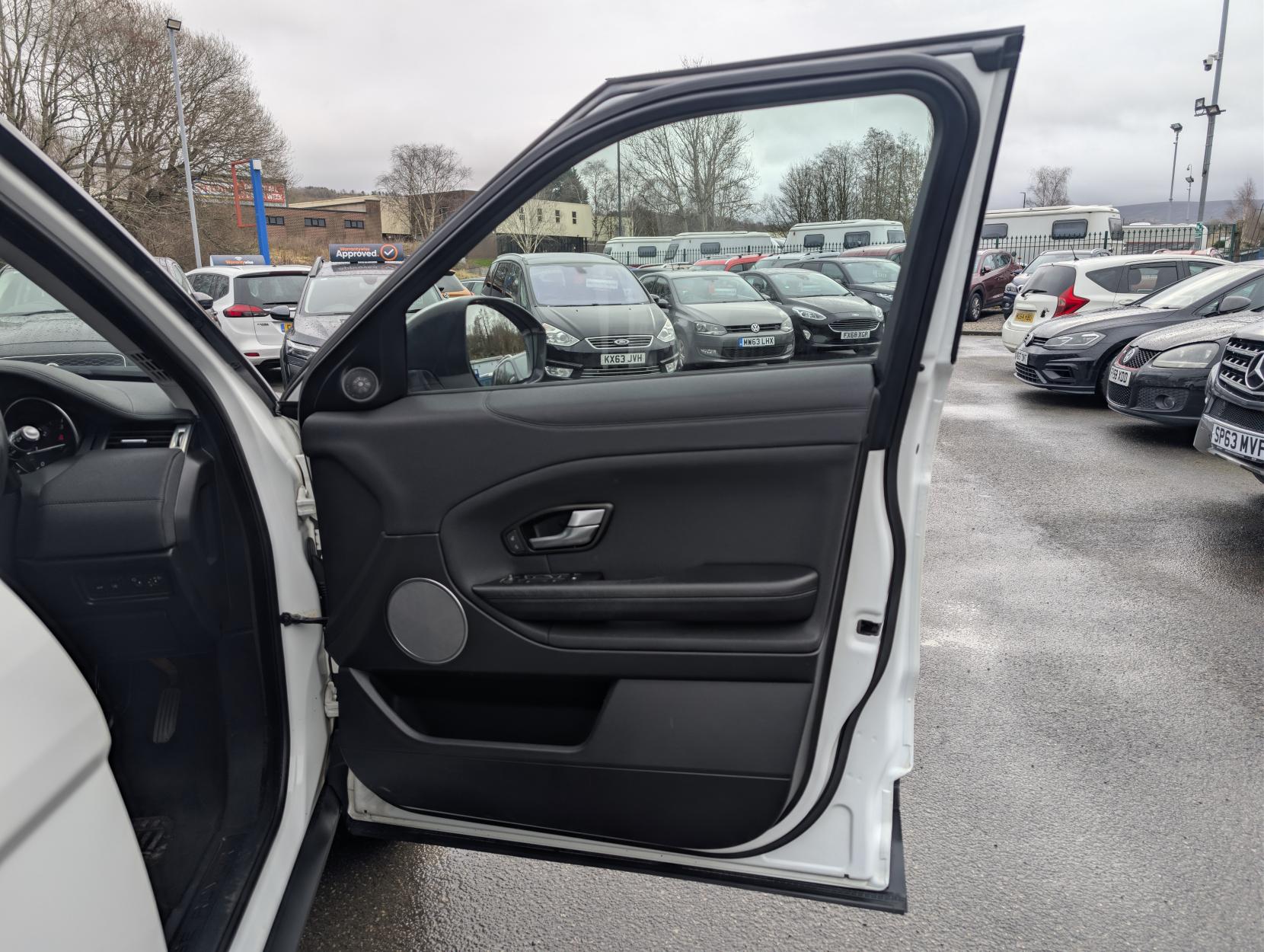 Land Rover Range Rover Evoque 2.0 eD4 SE SUV 5dr Diesel Manual FWD Euro 6 (s/s) (150 ps)