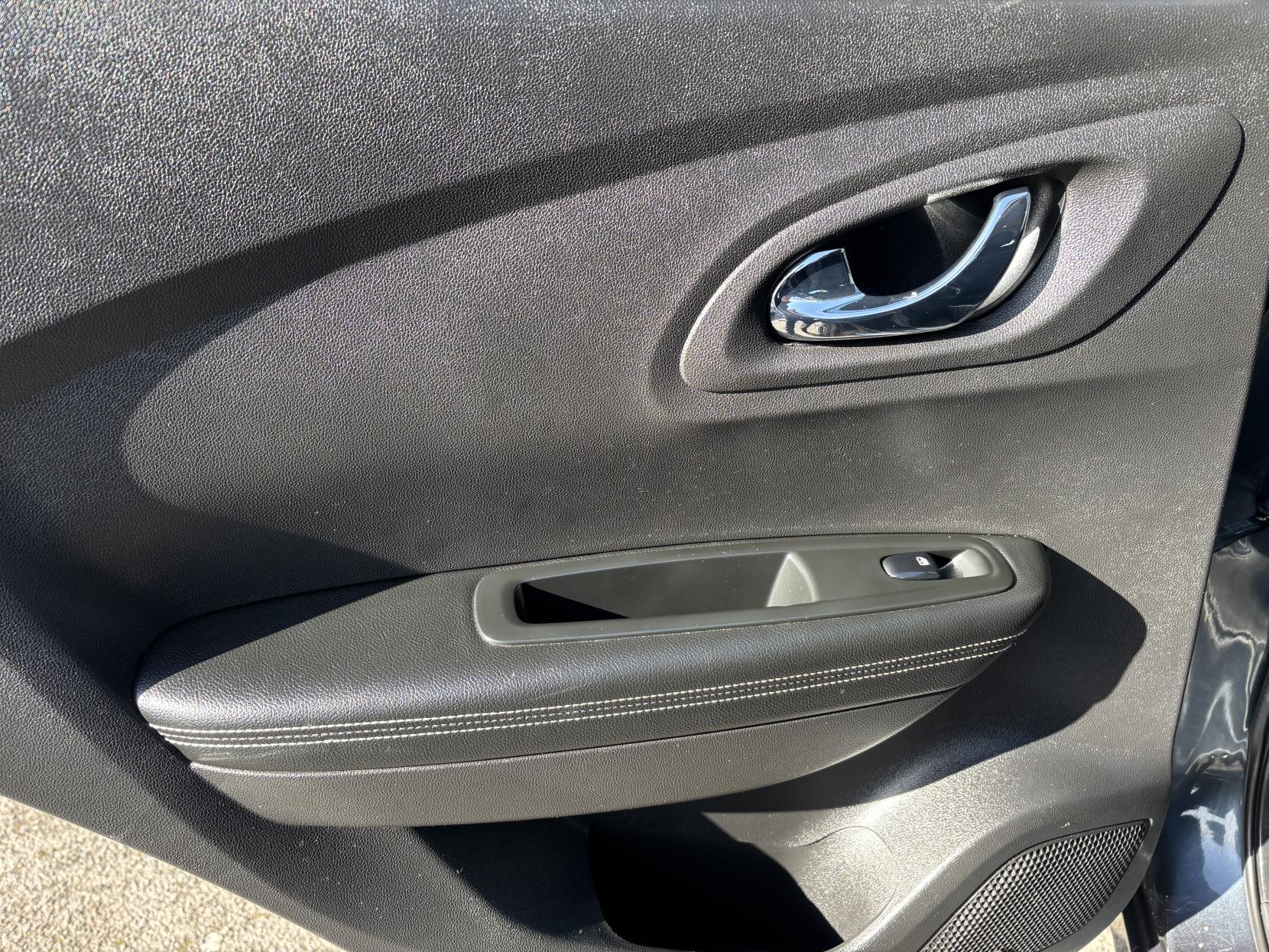 Renault Kadjar 1.2 TCe Signature Nav SUV 5dr Petrol Manual Euro 6 (s/s) (130 ps)