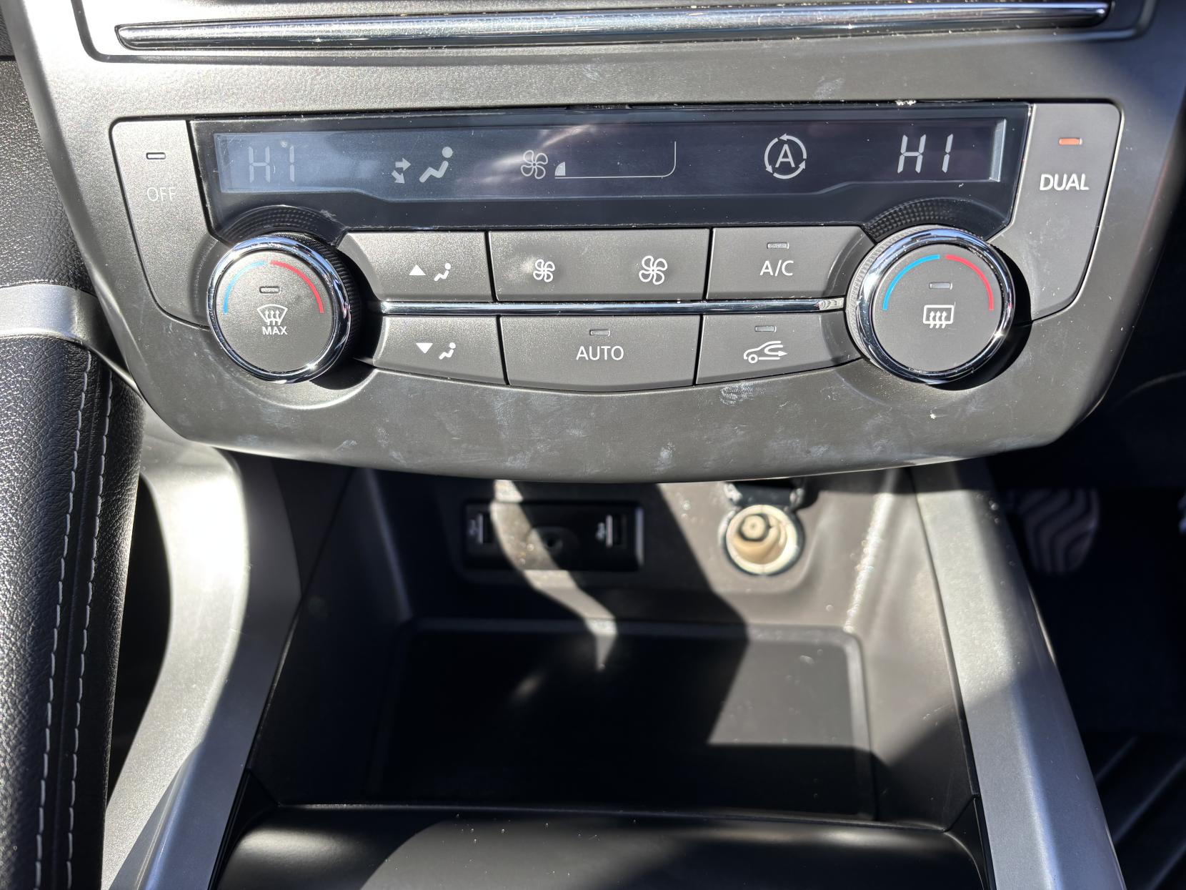 Renault Kadjar 1.2 TCe Signature Nav SUV 5dr Petrol Manual Euro 6 (s/s) (130 ps)