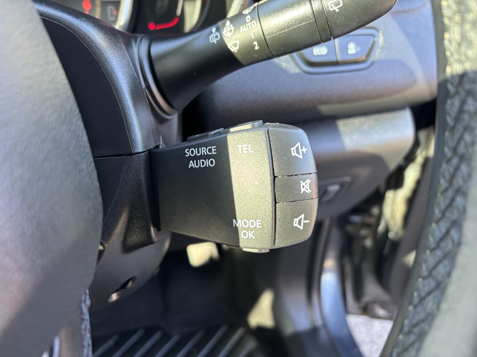 Renault Kadjar 1.2 TCe Signature Nav SUV 5dr Petrol Manual Euro 6 (s/s) (130 ps)