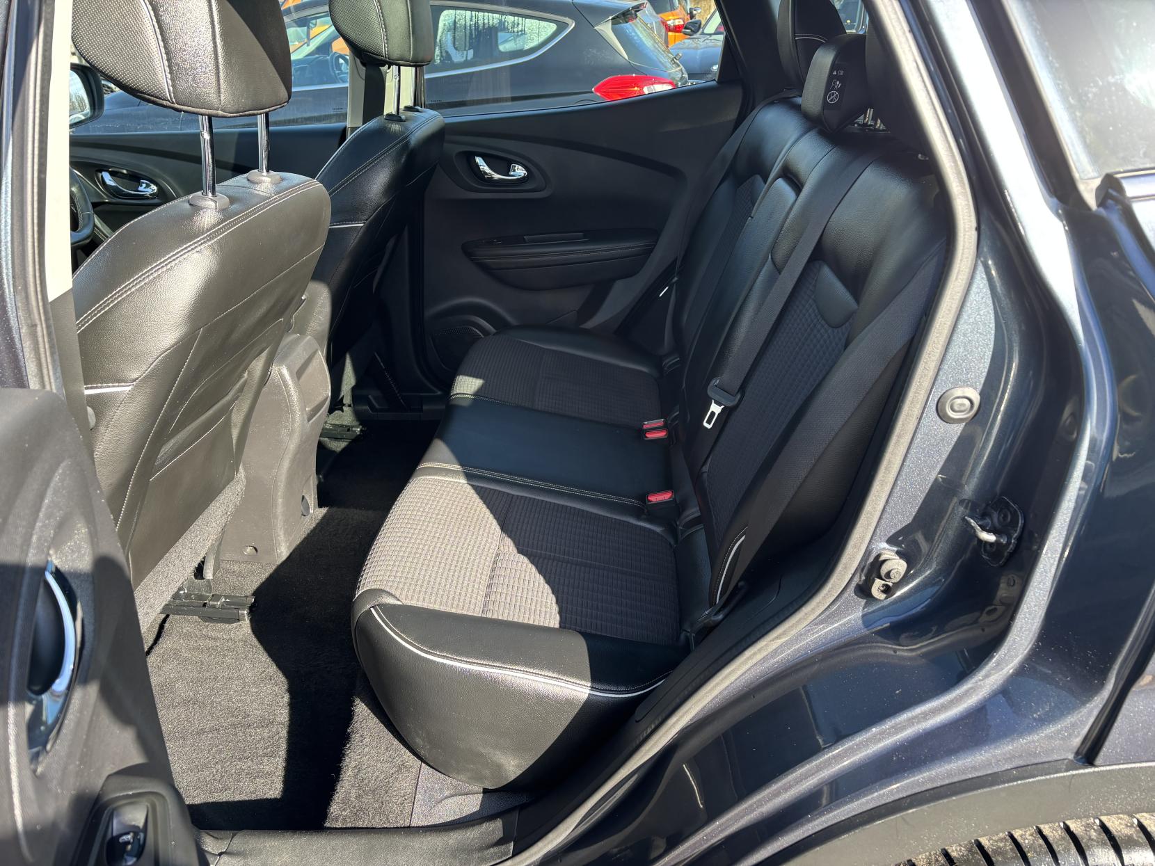 Renault Kadjar 1.2 TCe Signature Nav SUV 5dr Petrol Manual Euro 6 (s/s) (130 ps)