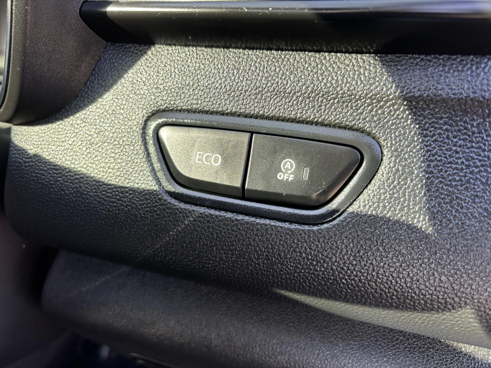 Renault Kadjar 1.2 TCe Signature Nav SUV 5dr Petrol Manual Euro 6 (s/s) (130 ps)