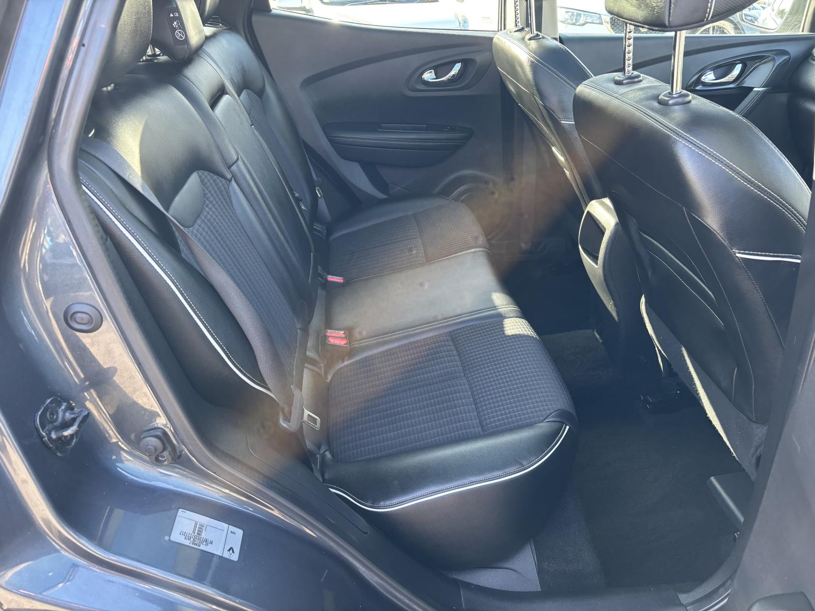 Renault Kadjar 1.2 TCe Signature Nav SUV 5dr Petrol Manual Euro 6 (s/s) (130 ps)