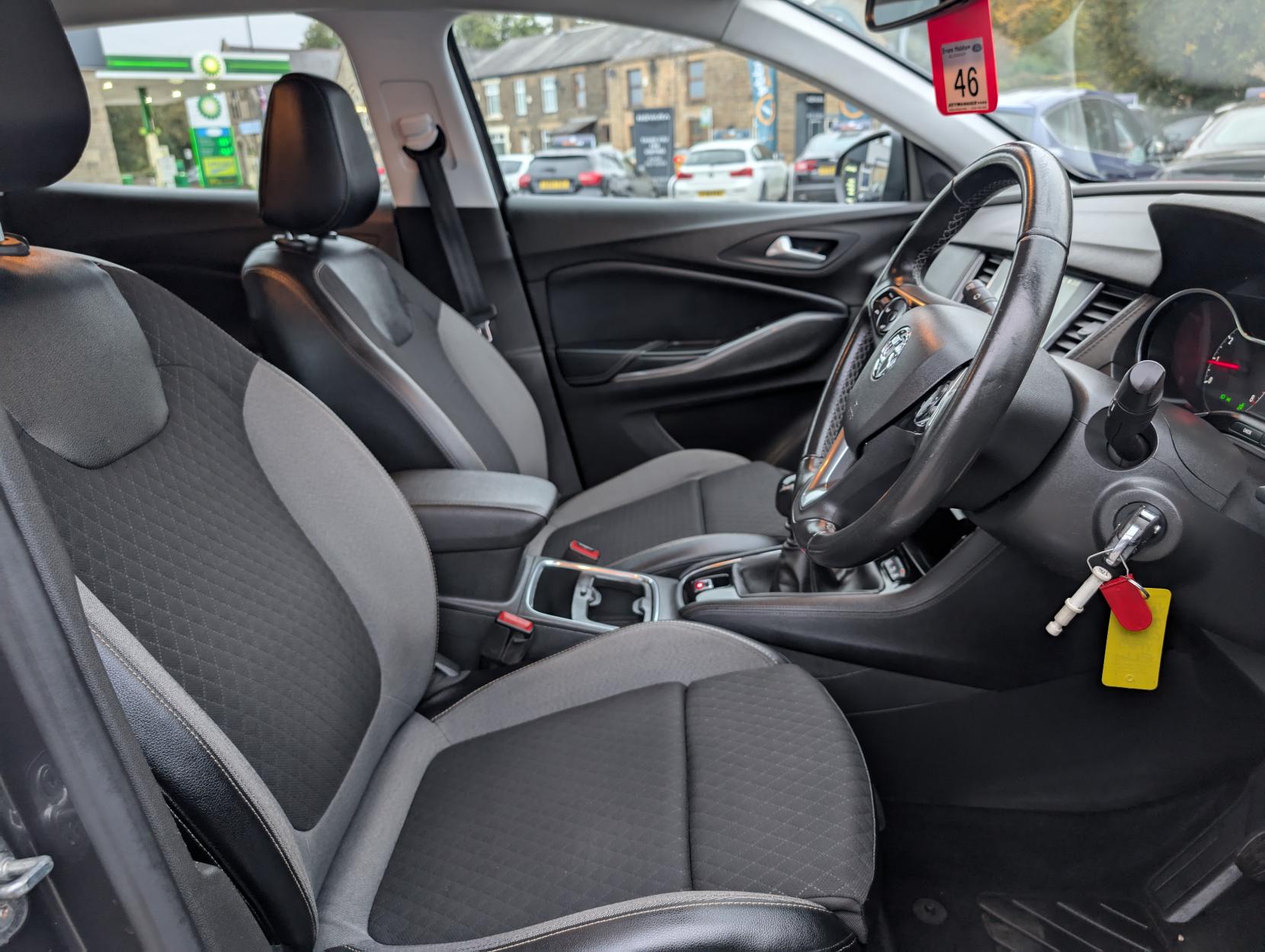 Vauxhall Grandland X 1.5 Turbo D BlueInjection Sport Nav SUV 5dr Diesel Manual Euro 6 (s/s) (130 ps)