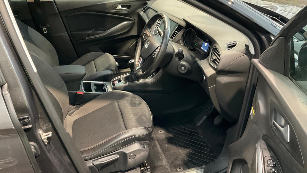 Vauxhall Grandland X 1.5 Turbo D BlueInjection Sport Nav SUV 5dr Diesel Manual Euro 6 (s/s) (130 ps)
