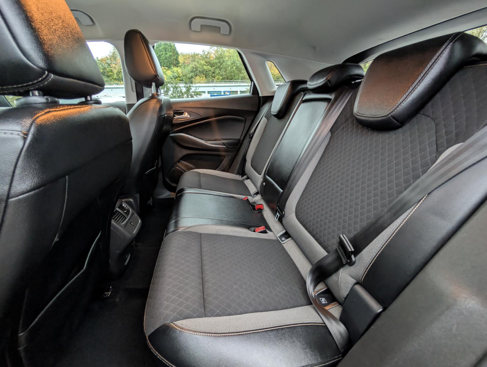 Vauxhall Grandland X 1.5 Turbo D BlueInjection Sport Nav SUV 5dr Diesel Manual Euro 6 (s/s) (130 ps)