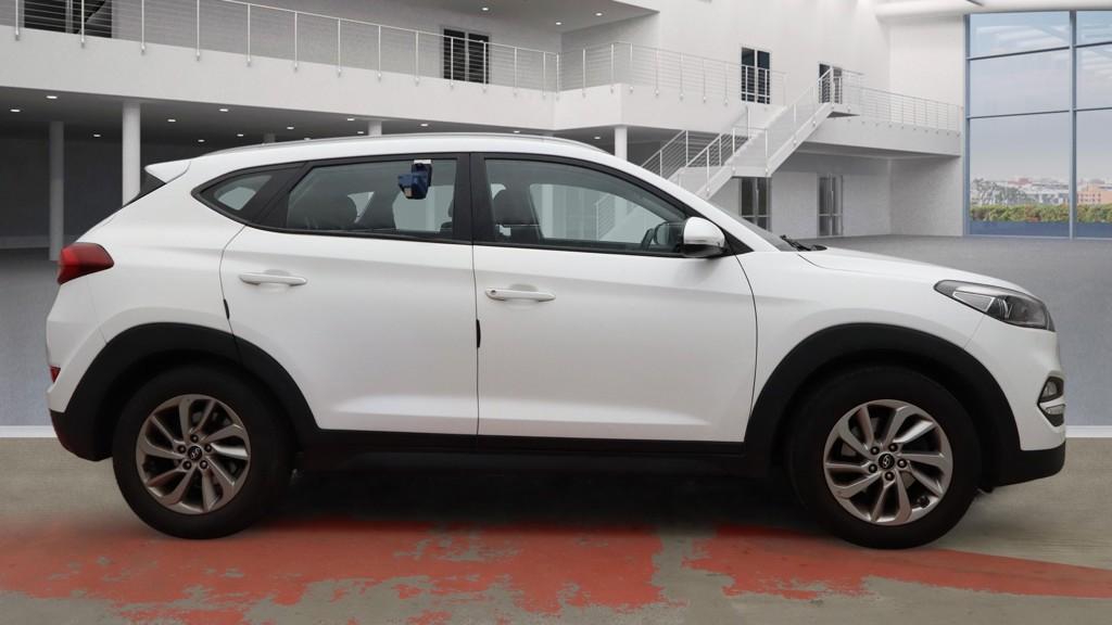 Hyundai TUCSON 1.7 CRDi Blue Drive SE Nav SUV 5dr Diesel Manual Euro 6 (s/s) (116 ps)