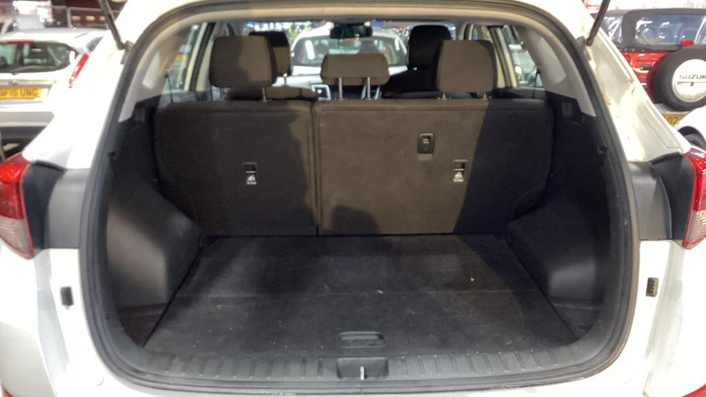 Hyundai TUCSON 1.7 CRDi Blue Drive SE Nav SUV 5dr Diesel Manual Euro 6 (s/s) (116 ps)