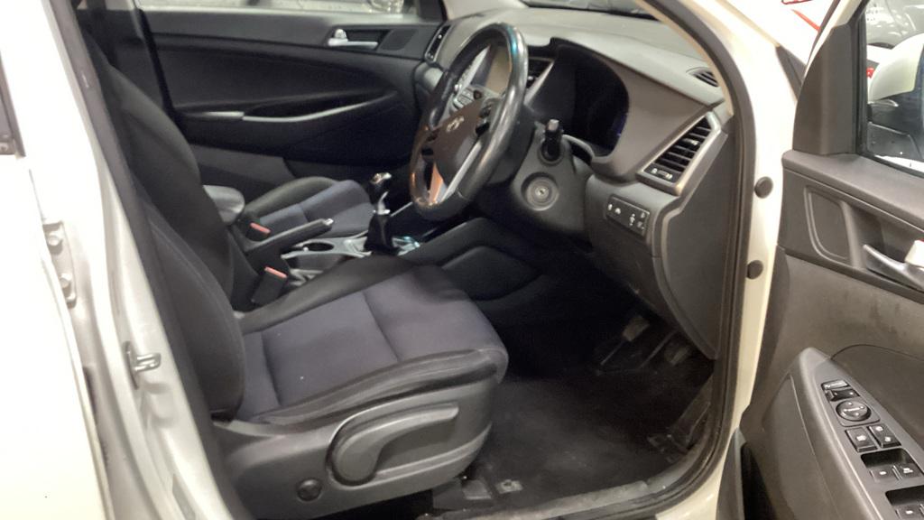 Hyundai TUCSON 1.7 CRDi Blue Drive SE Nav SUV 5dr Diesel Manual Euro 6 (s/s) (116 ps)