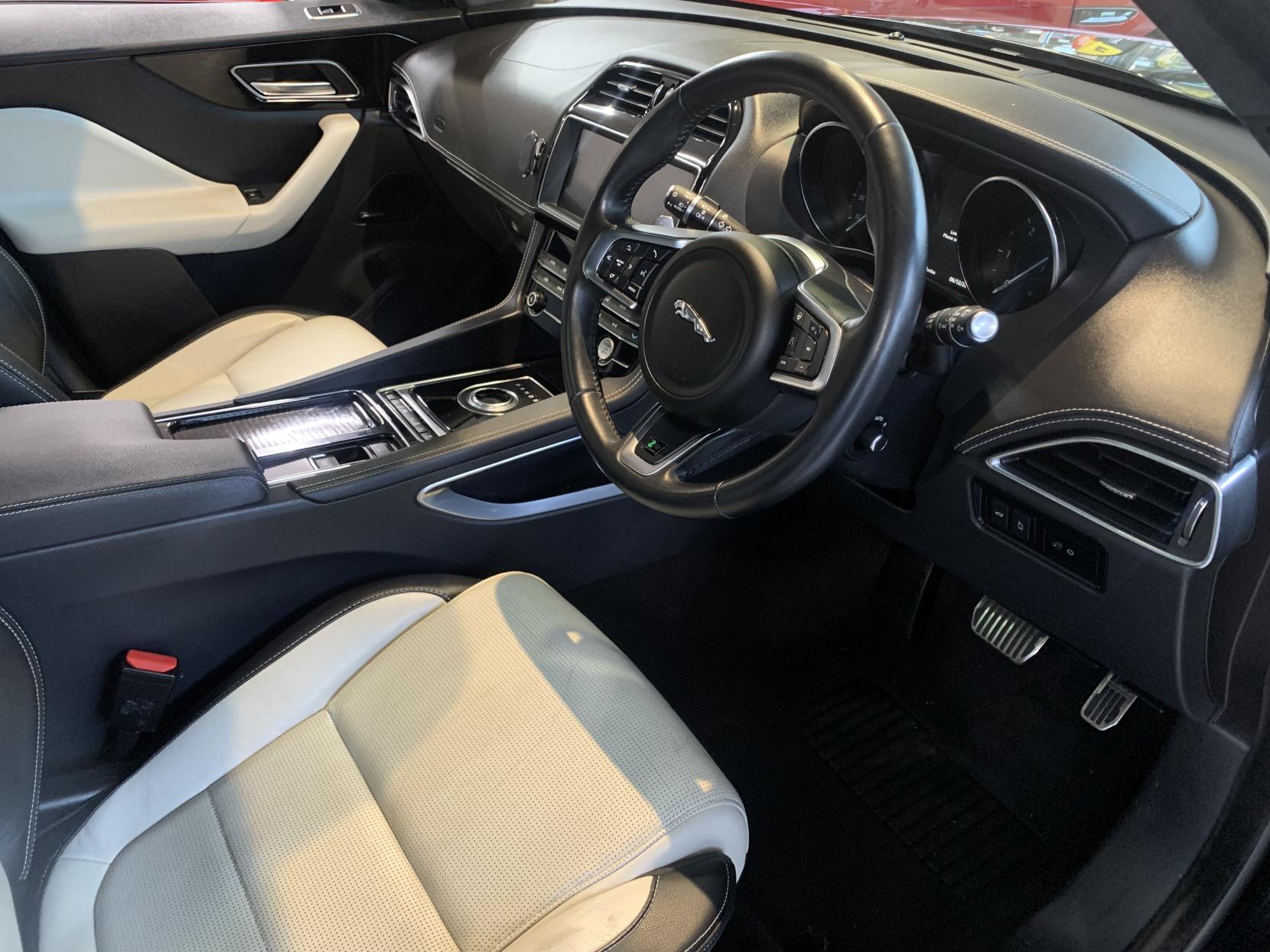 Jaguar F-PACE 2.0 D240 R-Sport SUV 5dr Diesel Auto AWD Euro 6 (s/s) (240 ps)