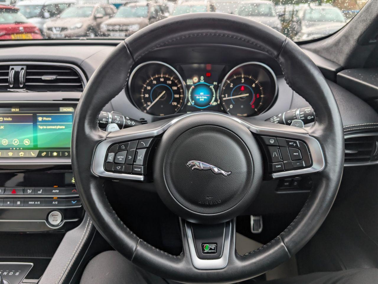 Jaguar F-PACE 2.0 D240 R-Sport SUV 5dr Diesel Auto AWD Euro 6 (s/s) (240 ps)