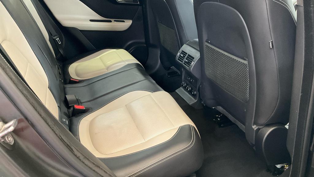 Jaguar F-PACE 2.0 D240 R-Sport SUV 5dr Diesel Auto AWD Euro 6 (s/s) (240 ps)