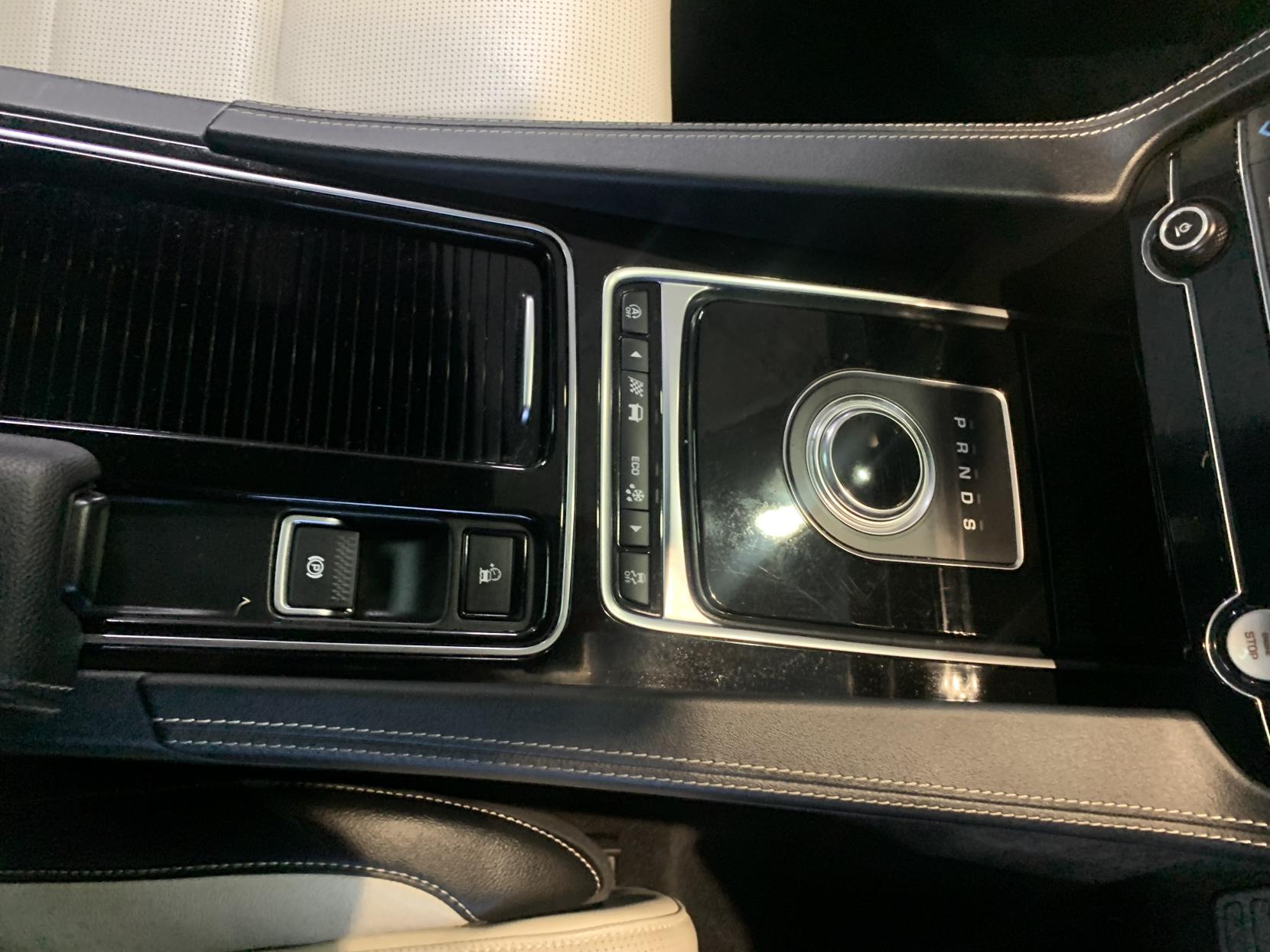 Jaguar F-PACE 2.0 D240 R-Sport SUV 5dr Diesel Auto AWD Euro 6 (s/s) (240 ps)