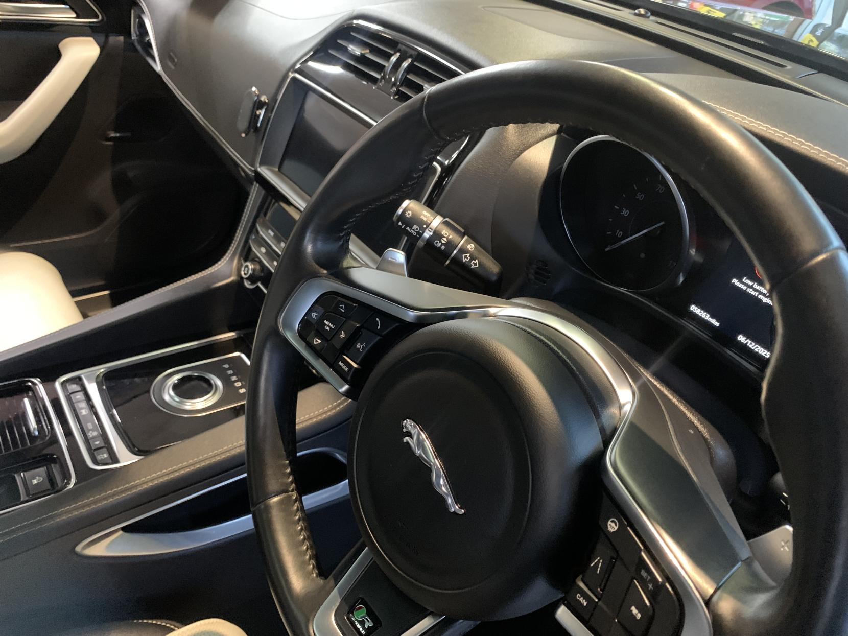 Jaguar F-PACE 2.0 D240 R-Sport SUV 5dr Diesel Auto AWD Euro 6 (s/s) (240 ps)