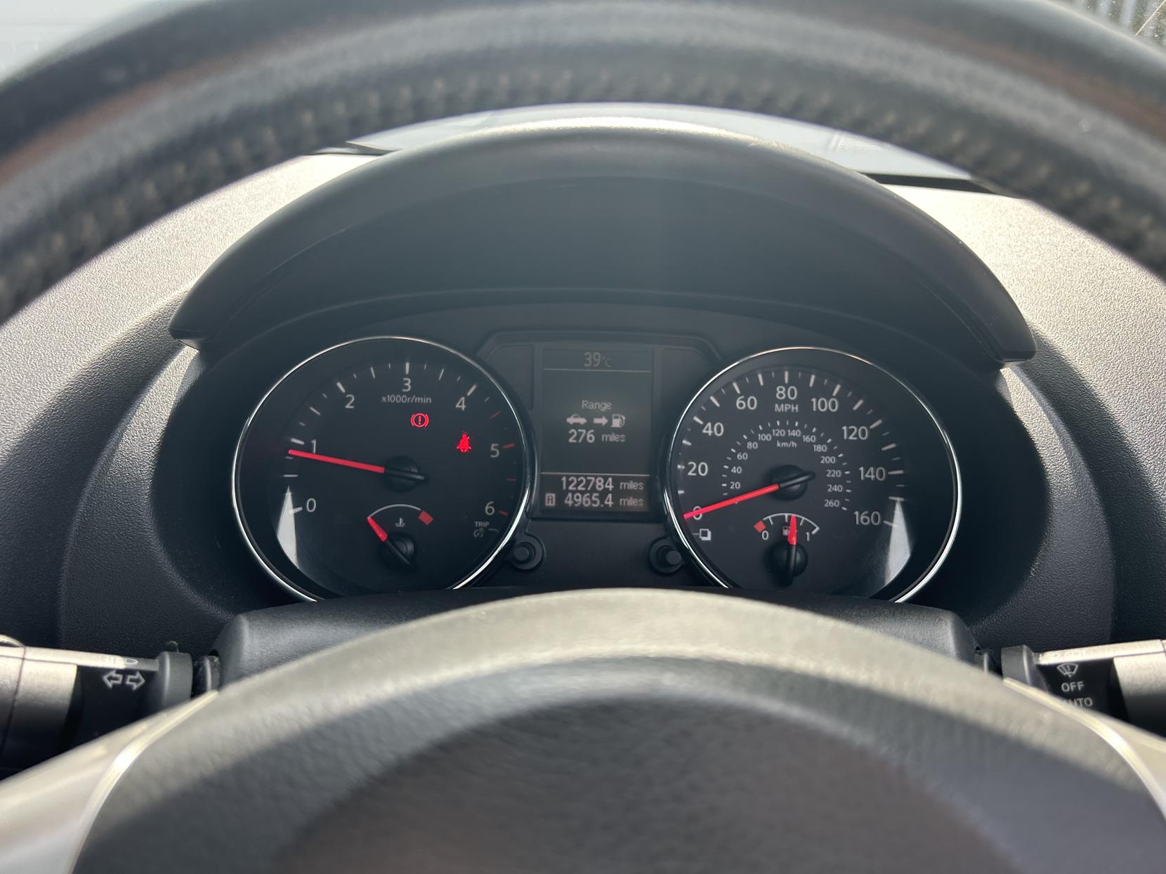Nissan Qashqai 1.5 dCi n-tec SUV 5dr Diesel Manual 2WD Euro 4 (106 ps)