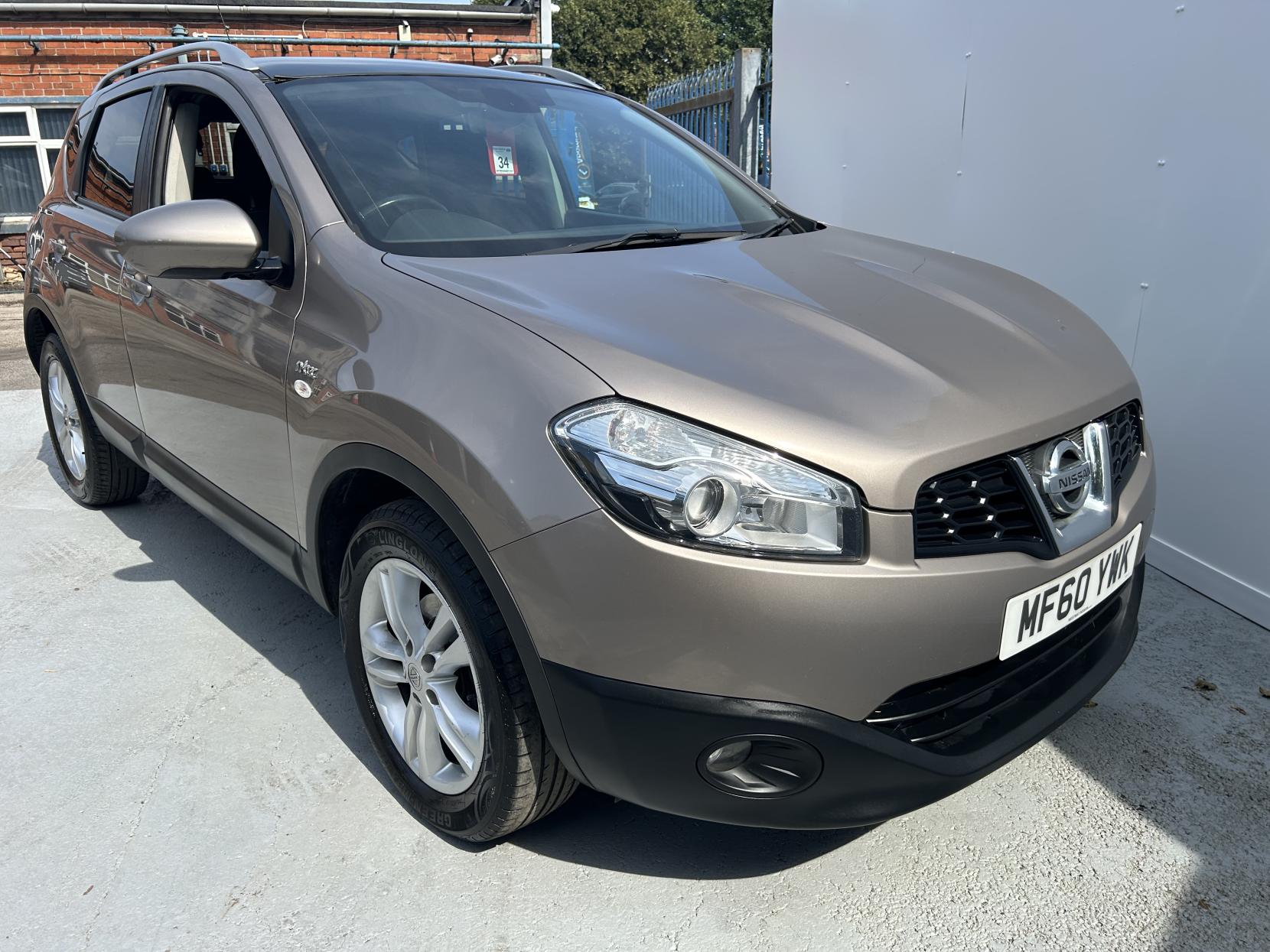 Nissan Qashqai 1.5 dCi n-tec SUV 5dr Diesel Manual 2WD Euro 4 (106 ps)