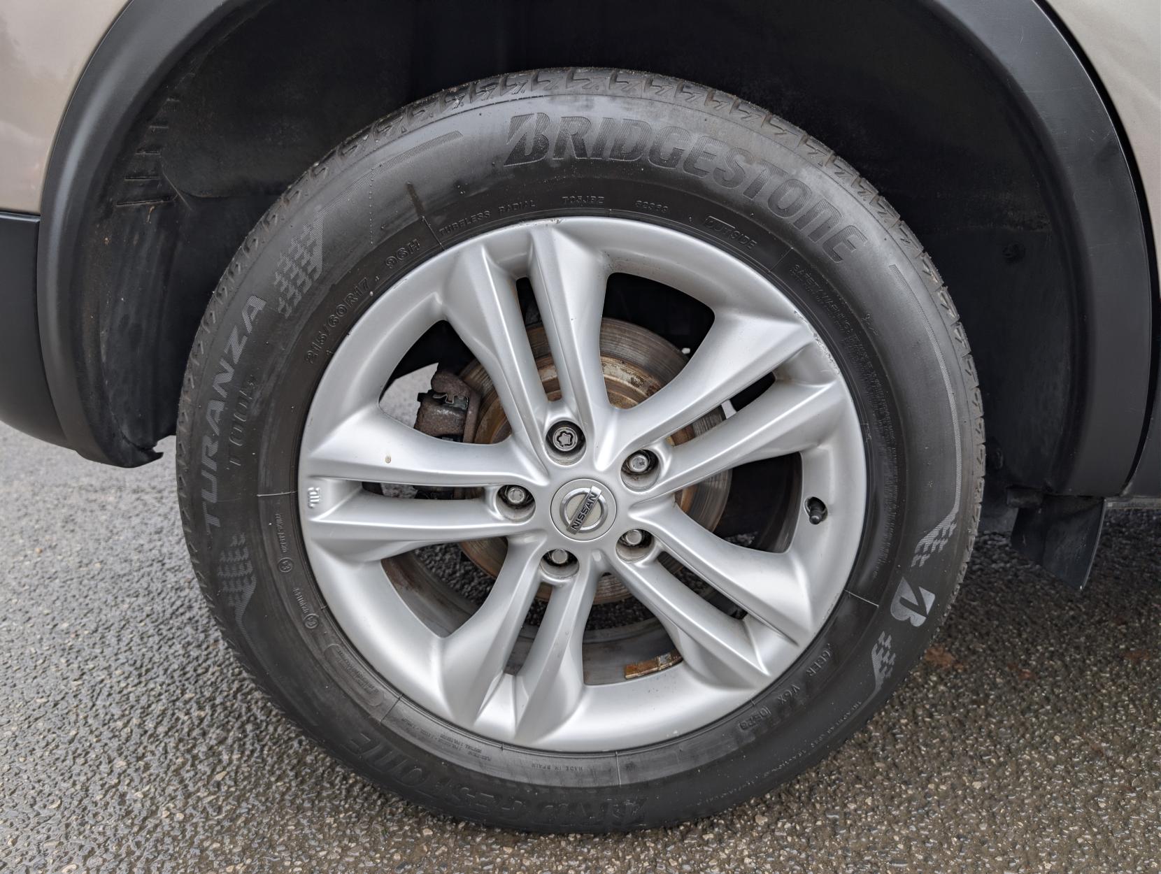 Nissan Qashqai 1.5 dCi n-tec SUV 5dr Diesel Manual 2WD Euro 4 (106 ps)