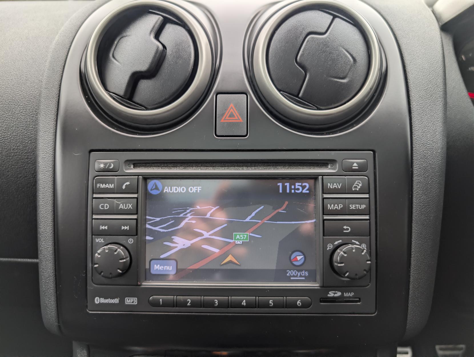 Nissan Qashqai 1.5 dCi n-tec SUV 5dr Diesel Manual 2WD Euro 4 (106 ps)