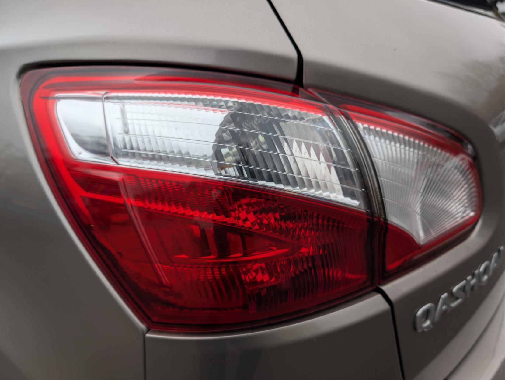 Nissan Qashqai 1.5 dCi n-tec SUV 5dr Diesel Manual 2WD Euro 4 (106 ps)