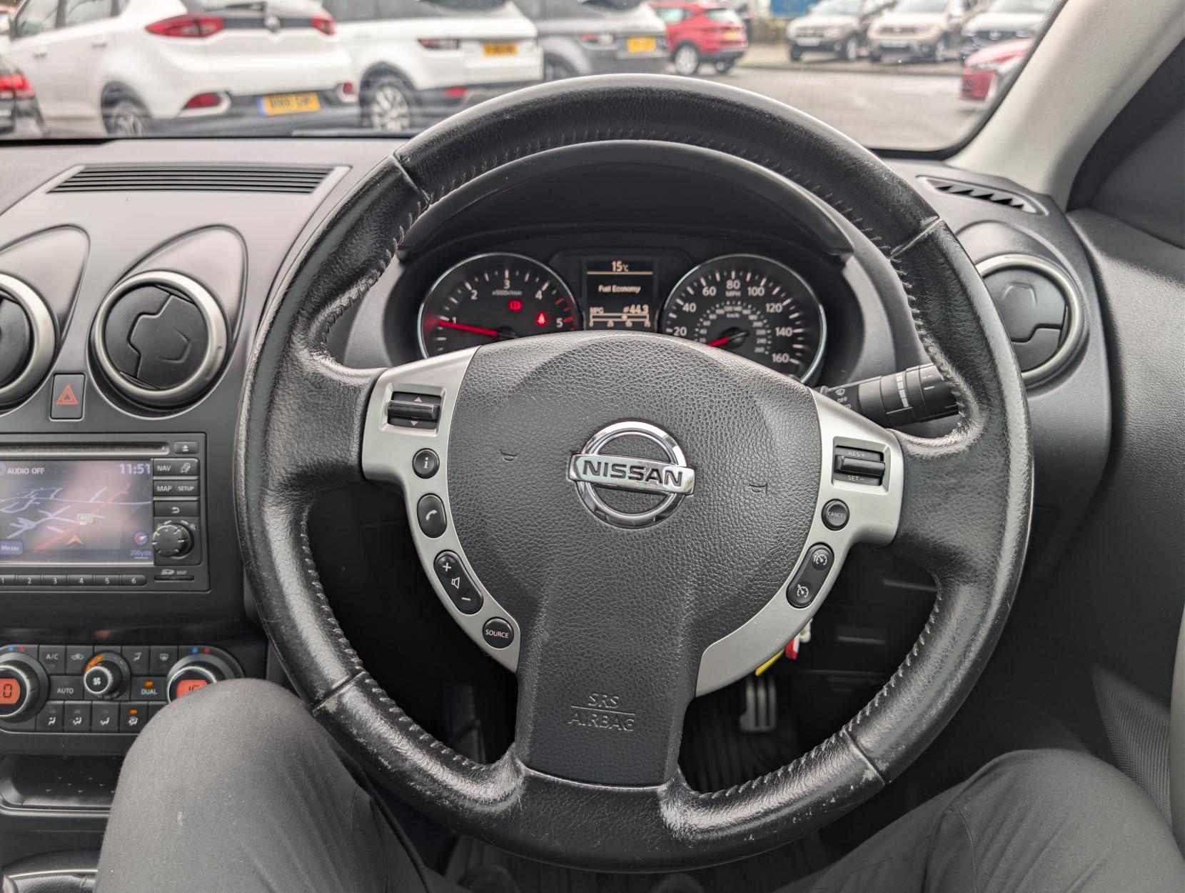 Nissan Qashqai 1.5 dCi n-tec SUV 5dr Diesel Manual 2WD Euro 4 (106 ps)