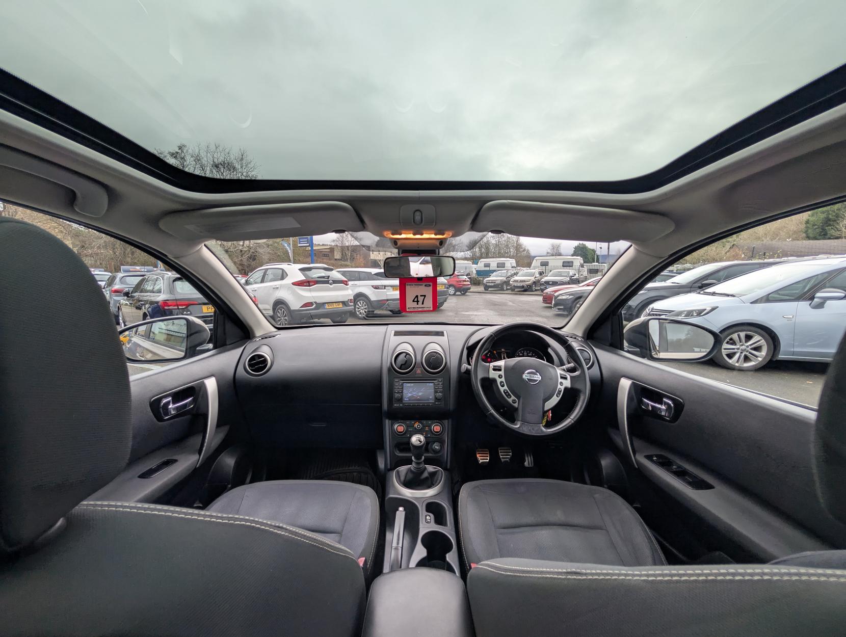 Nissan Qashqai 1.5 dCi n-tec SUV 5dr Diesel Manual 2WD Euro 4 (106 ps)