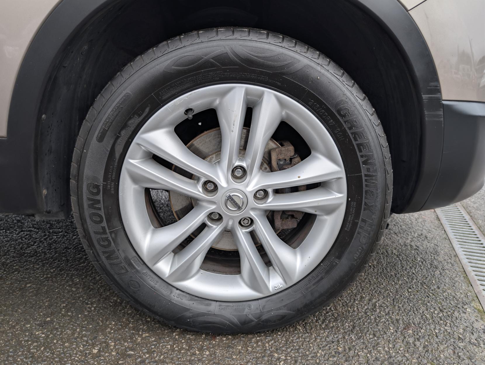 Nissan Qashqai 1.5 dCi n-tec SUV 5dr Diesel Manual 2WD Euro 4 (106 ps)