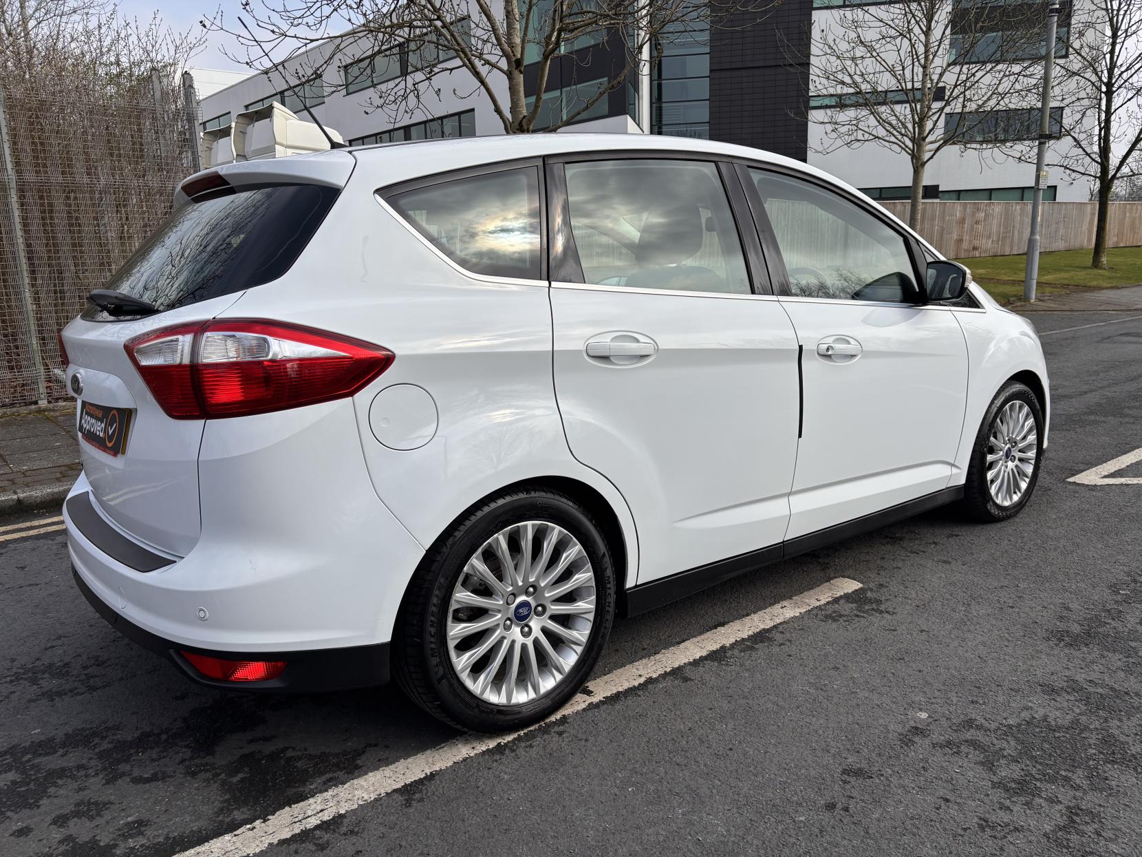 Ford C-Max 2.0 TDCi Titanium MPV 5dr Diesel Powershift Euro 5 (140 ps)