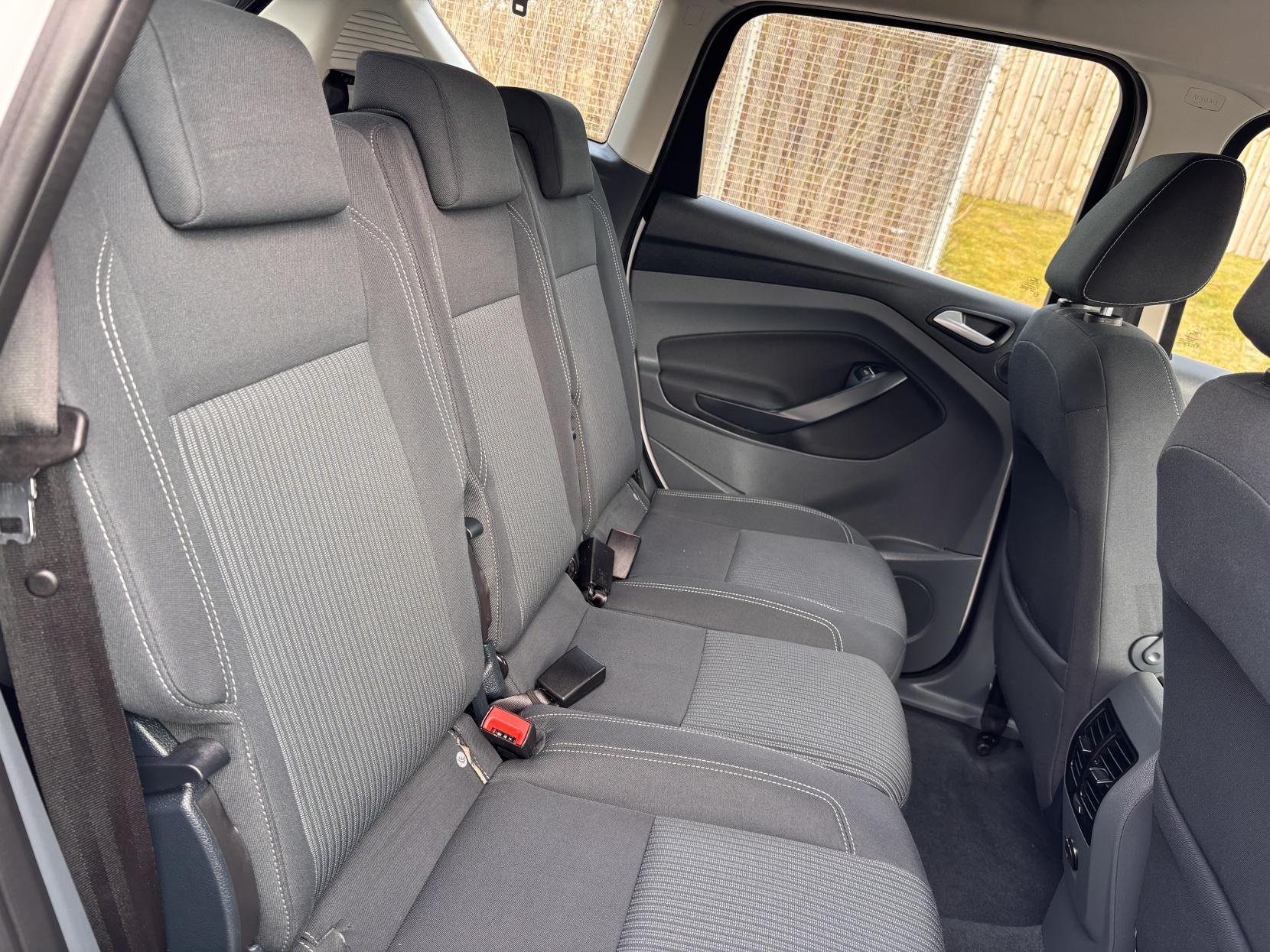 Ford C-Max 2.0 TDCi Titanium MPV 5dr Diesel Powershift Euro 5 (140 ps)