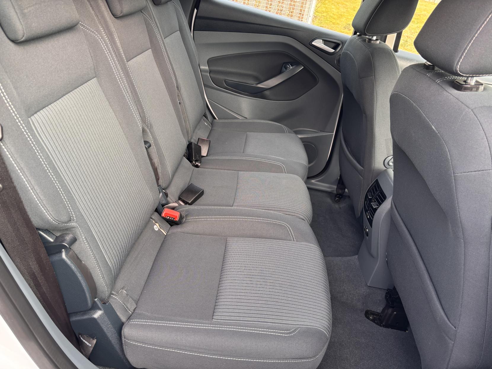 Ford C-Max 2.0 TDCi Titanium MPV 5dr Diesel Powershift Euro 5 (140 ps)