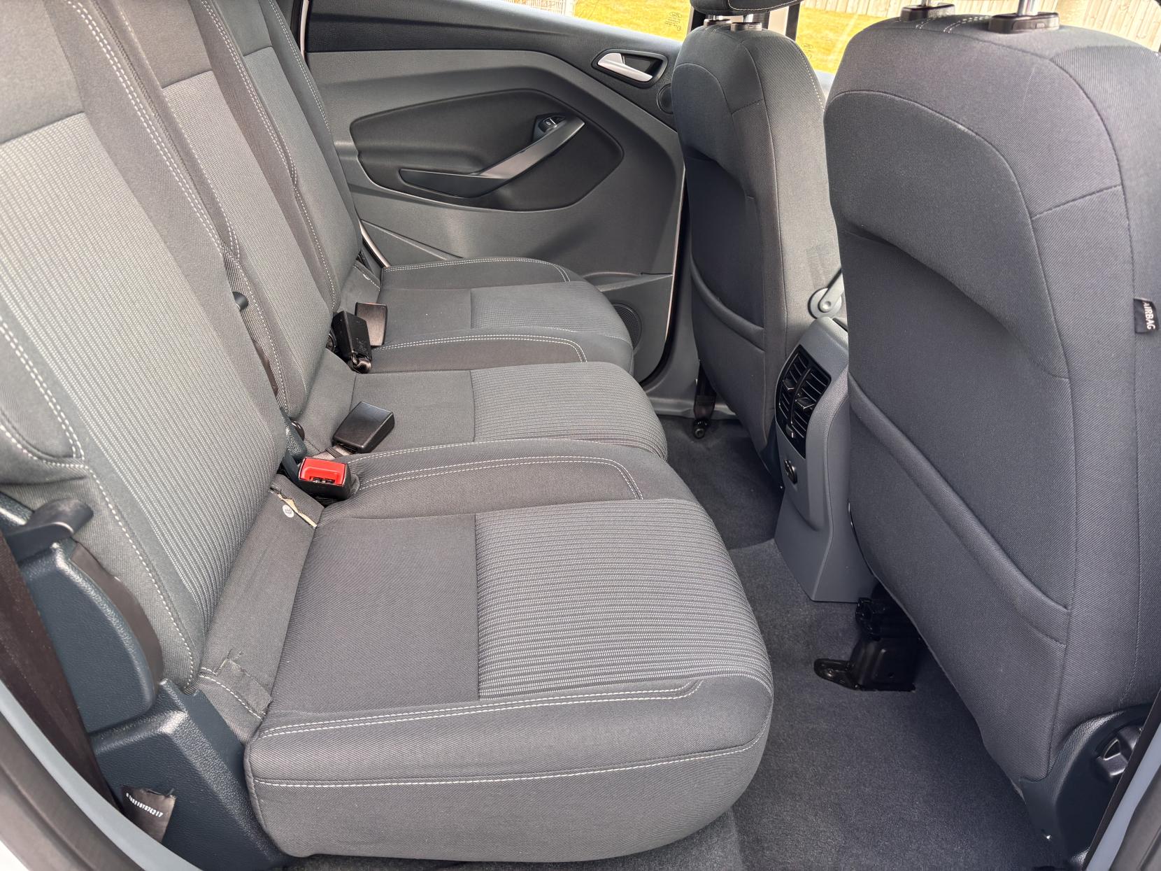 Ford C-Max 2.0 TDCi Titanium MPV 5dr Diesel Powershift Euro 5 (140 ps)