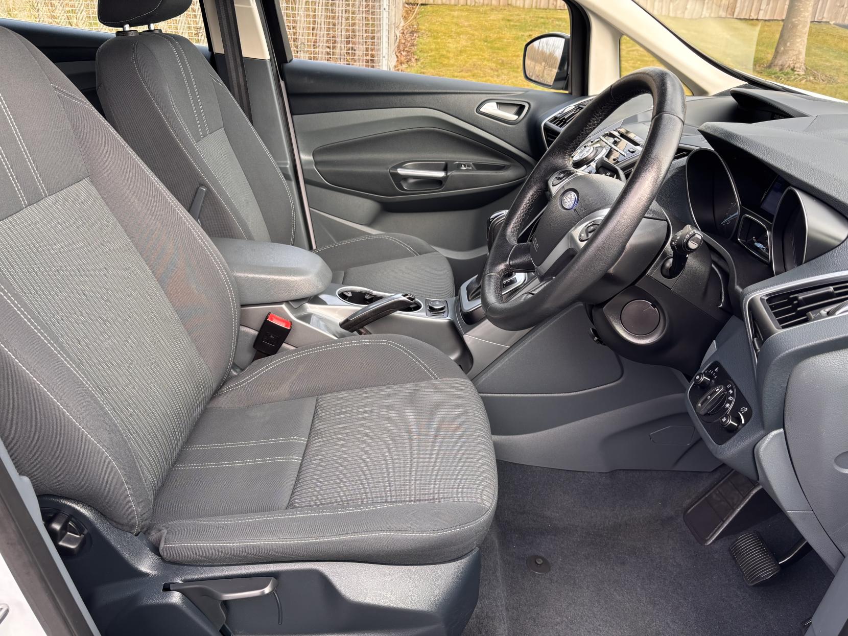 Ford C-Max 2.0 TDCi Titanium MPV 5dr Diesel Powershift Euro 5 (140 ps)