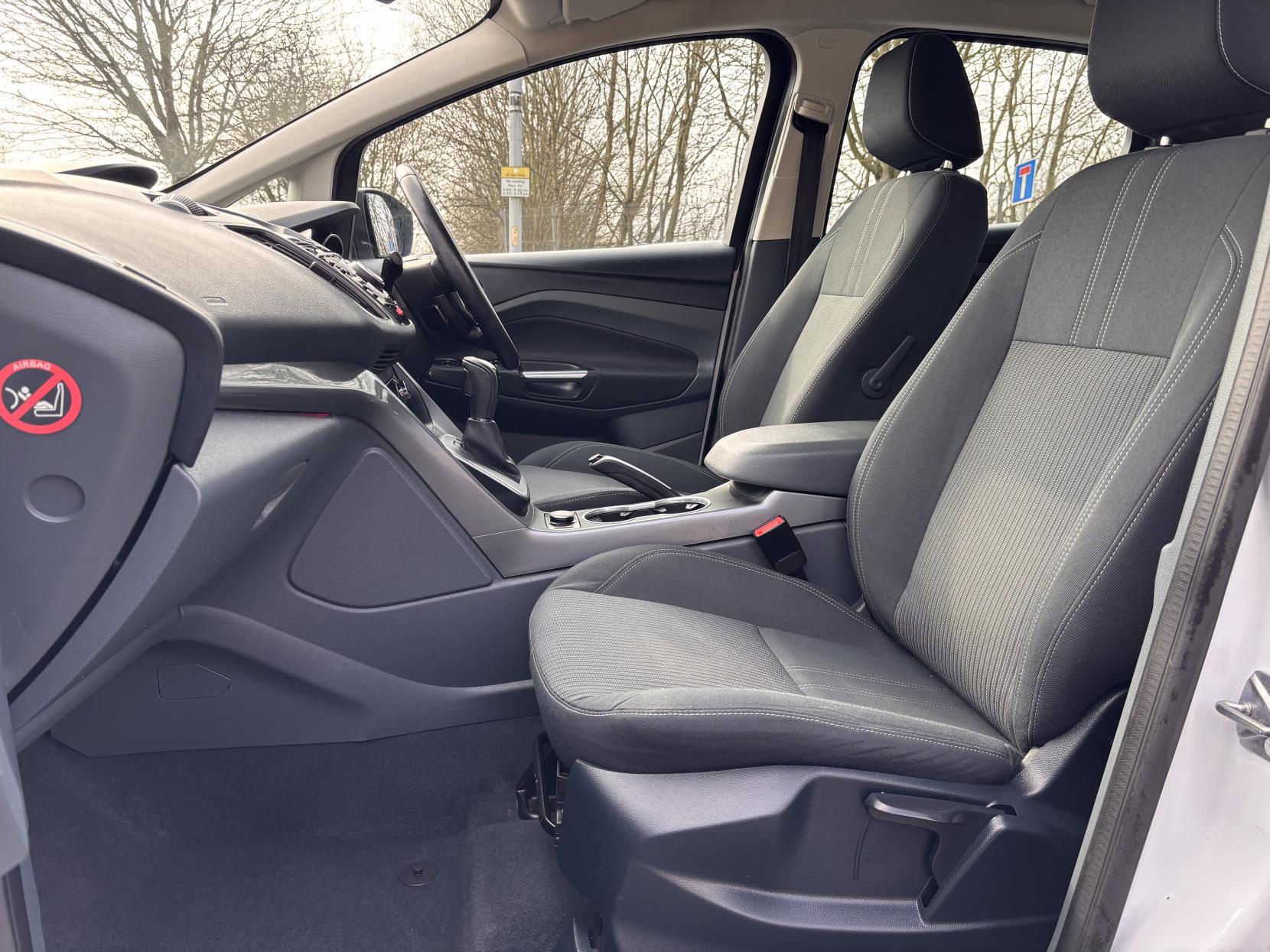Ford C-Max 2.0 TDCi Titanium MPV 5dr Diesel Powershift Euro 5 (140 ps)