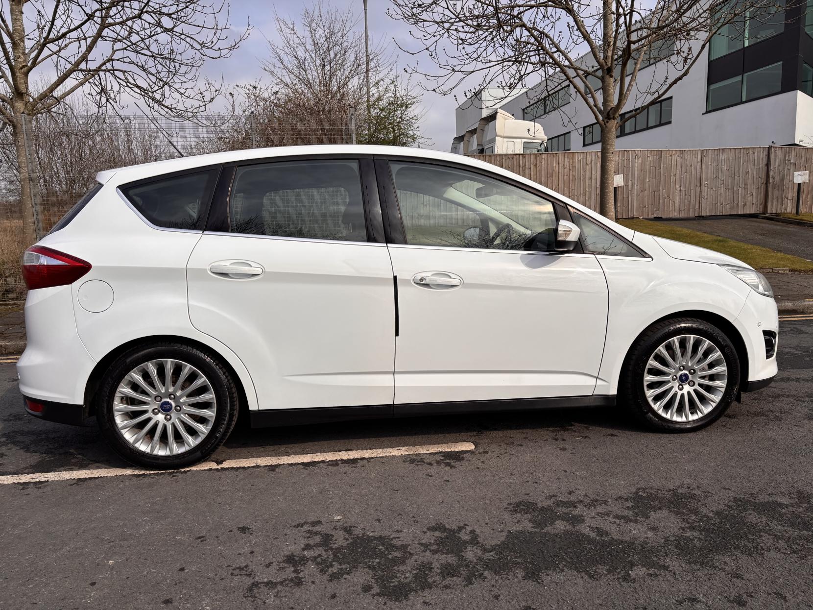 Ford C-Max 2.0 TDCi Titanium MPV 5dr Diesel Powershift Euro 5 (140 ps)