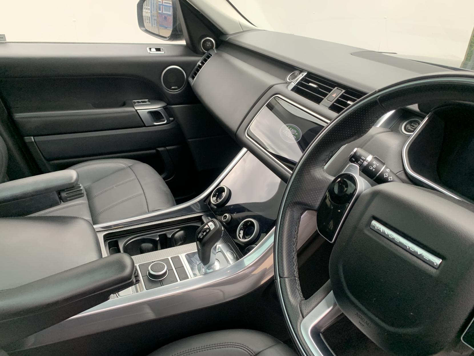 Land Rover Range Rover Sport 2.0 P400e 13.1kWh HSE Dynamic SUV 5dr Petrol Plug-in Hybrid Auto 4WD Euro 6 (s/s) (404 ps)