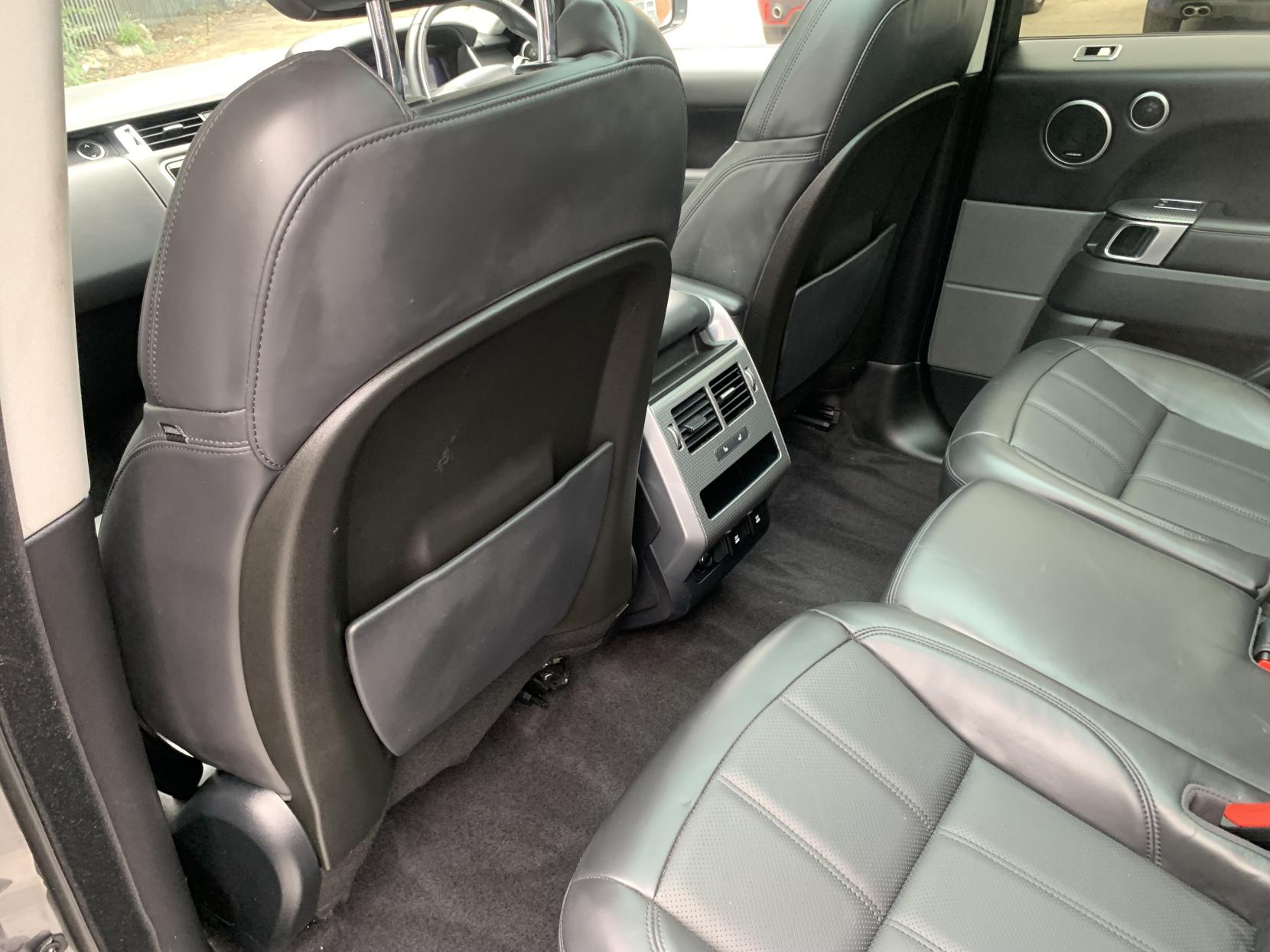 Land Rover Range Rover Sport 2.0 P400e 13.1kWh HSE Dynamic SUV 5dr Petrol Plug-in Hybrid Auto 4WD Euro 6 (s/s) (404 ps)