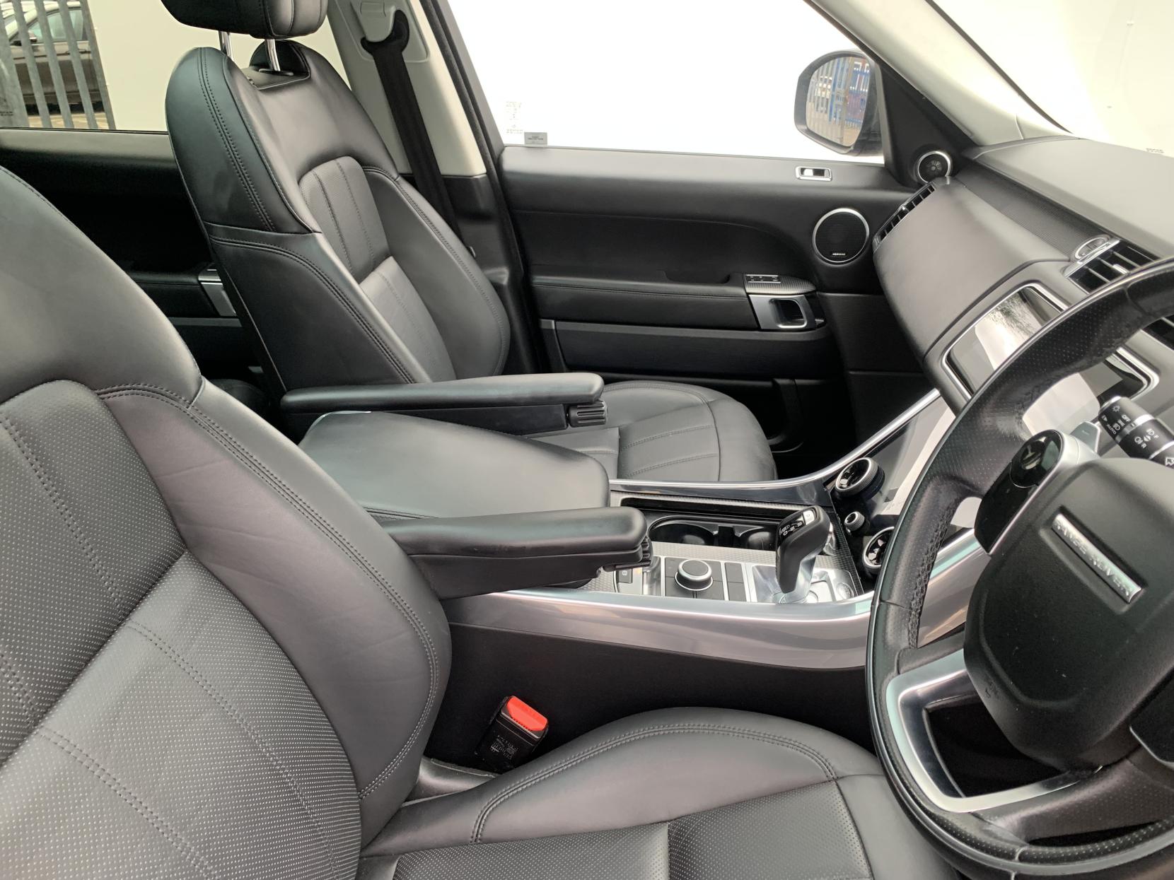 Land Rover Range Rover Sport 2.0 P400e 13.1kWh HSE Dynamic SUV 5dr Petrol Plug-in Hybrid Auto 4WD Euro 6 (s/s) (404 ps)