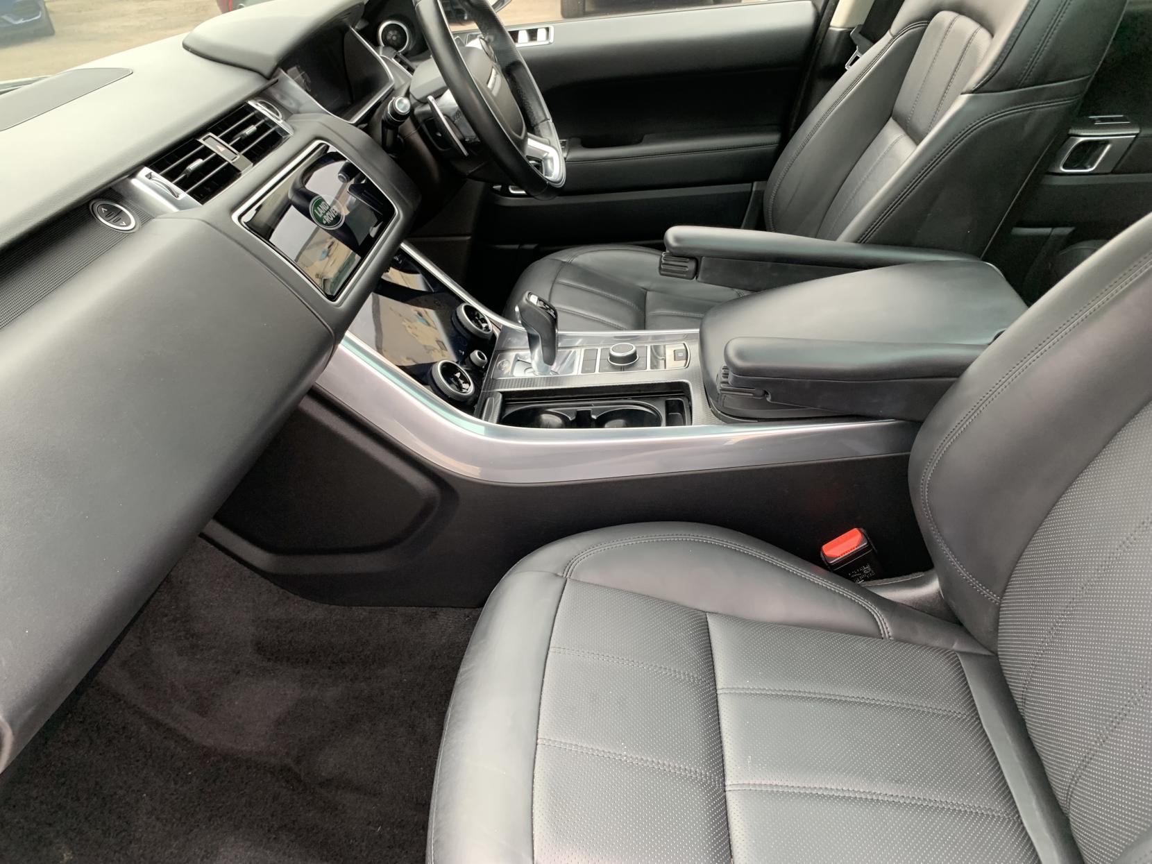 Land Rover Range Rover Sport 2.0 P400e 13.1kWh HSE Dynamic SUV 5dr Petrol Plug-in Hybrid Auto 4WD Euro 6 (s/s) (404 ps)