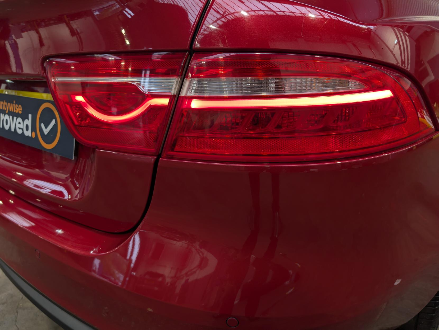 Jaguar XE 2.0d Prestige Saloon 4dr Diesel Manual Euro 6 (s/s) (163 ps)