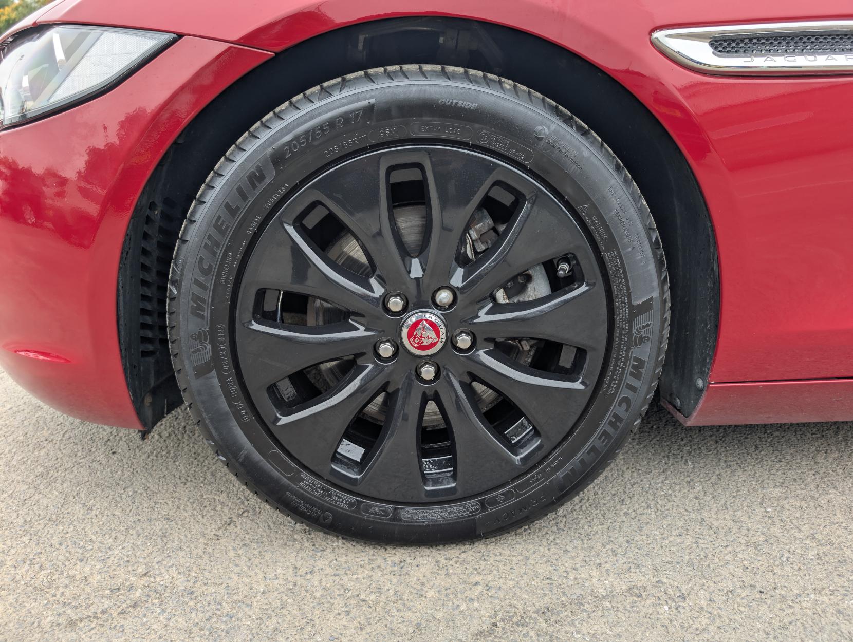 Jaguar XE 2.0d Prestige Saloon 4dr Diesel Manual Euro 6 (s/s) (163 ps)