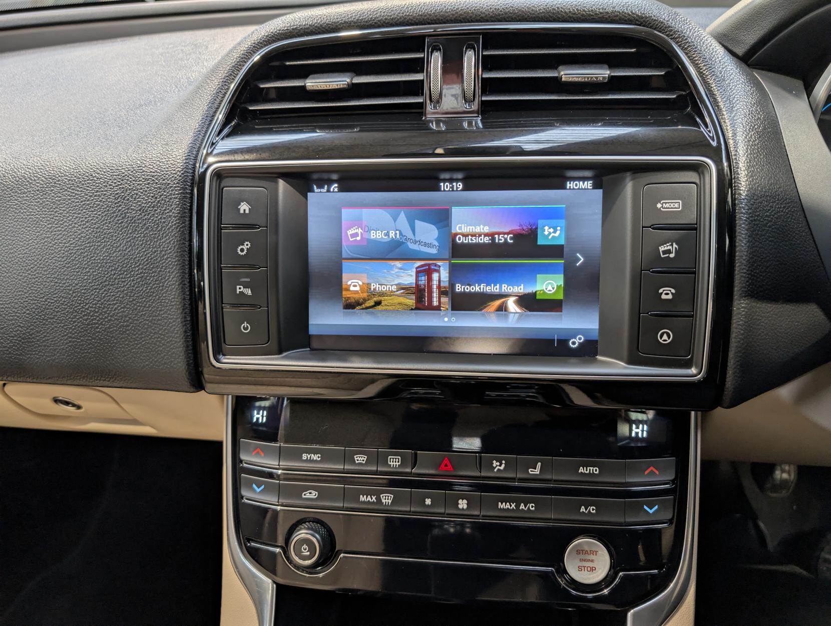 Jaguar XE 2.0d Prestige Saloon 4dr Diesel Manual Euro 6 (s/s) (163 ps)