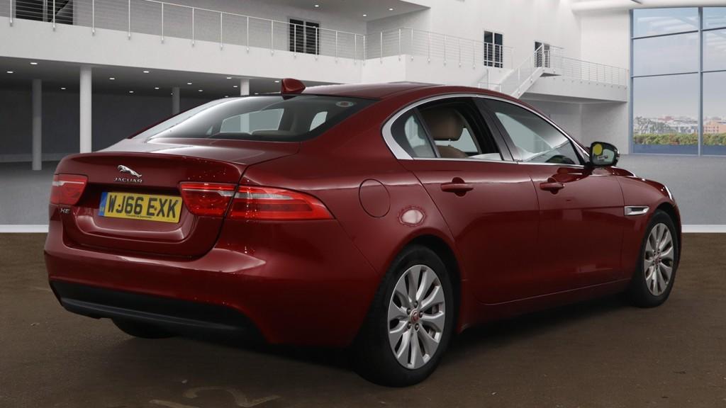 Jaguar XE 2.0d Prestige Saloon 4dr Diesel Manual Euro 6 (s/s) (163 ps)