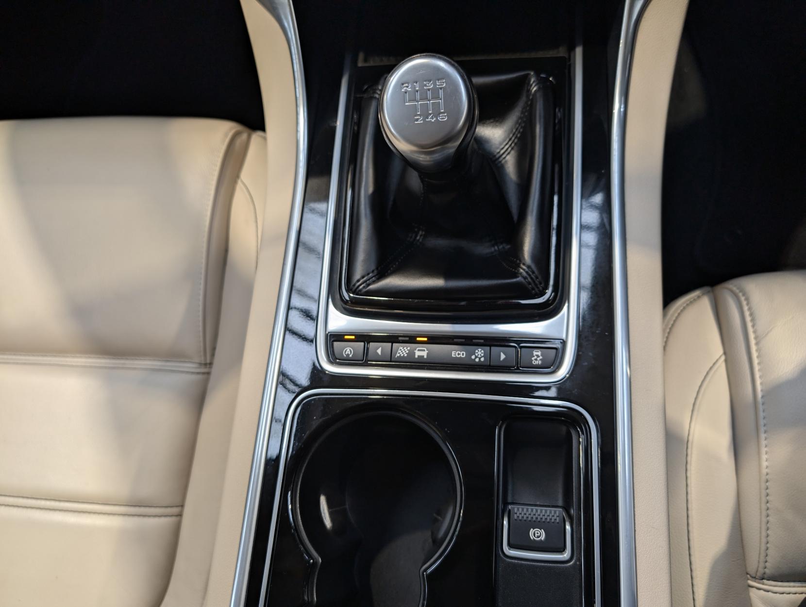 Jaguar XE 2.0d Prestige Saloon 4dr Diesel Manual Euro 6 (s/s) (163 ps)